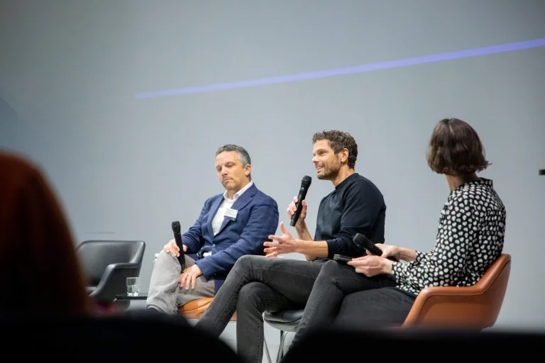 Serge Belongie, Peter Sarlin and Amanda Alvarez in the fireside chat, photo by Matti Ahlgren/Aalto University