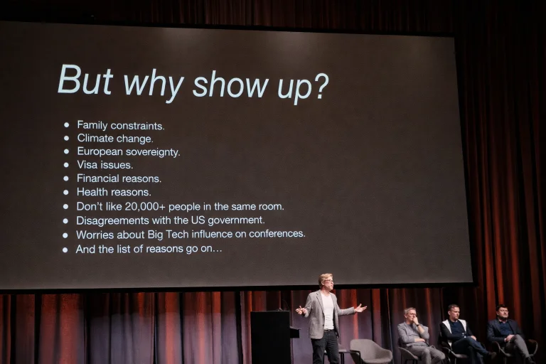 Søren Hauberg presenting results of the attendee survey that was collected during EurIPS.